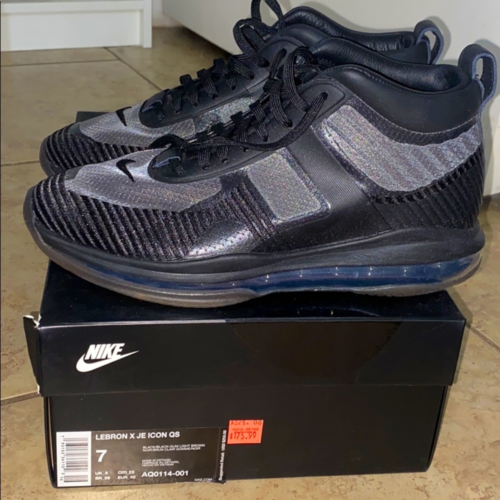 Lebron x John Elliot size 7